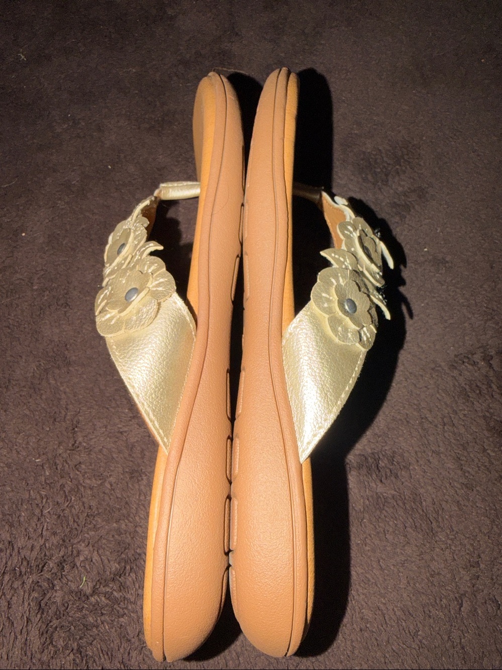 Like new BOC (boc) gold floral faux leather sandals (8M) - Picture 6 of 8